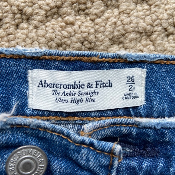 Abercrombie The Ankle Straight Ultra High Rise, 26 regular - Picture 6 of 9